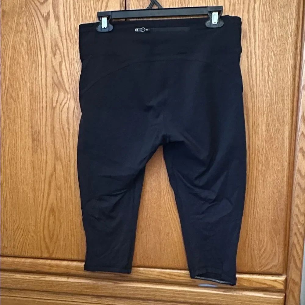 Lululemon capris - Picture 2 of 3